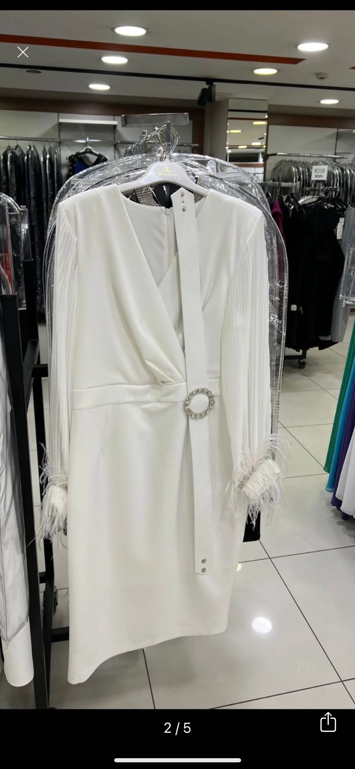 Beyaz söz nişan elbisesi