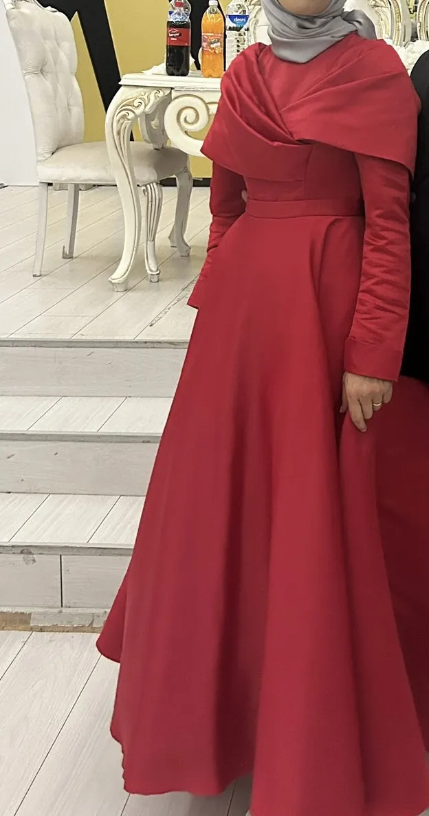 Elbise Kırmızı Tesettür