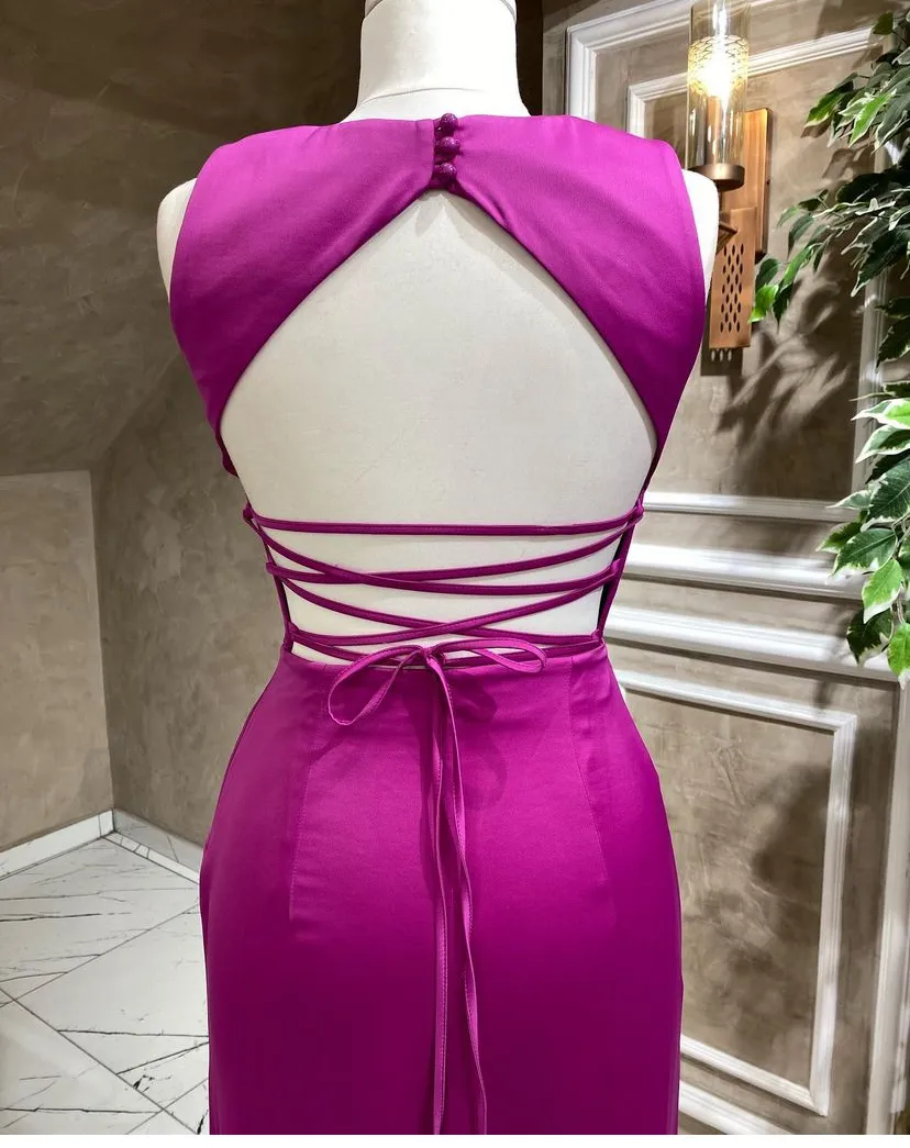 Pembe sırt detaylı abiye