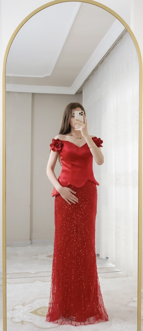 Kayık yaka çiçekli aplikeli uzun abiye 