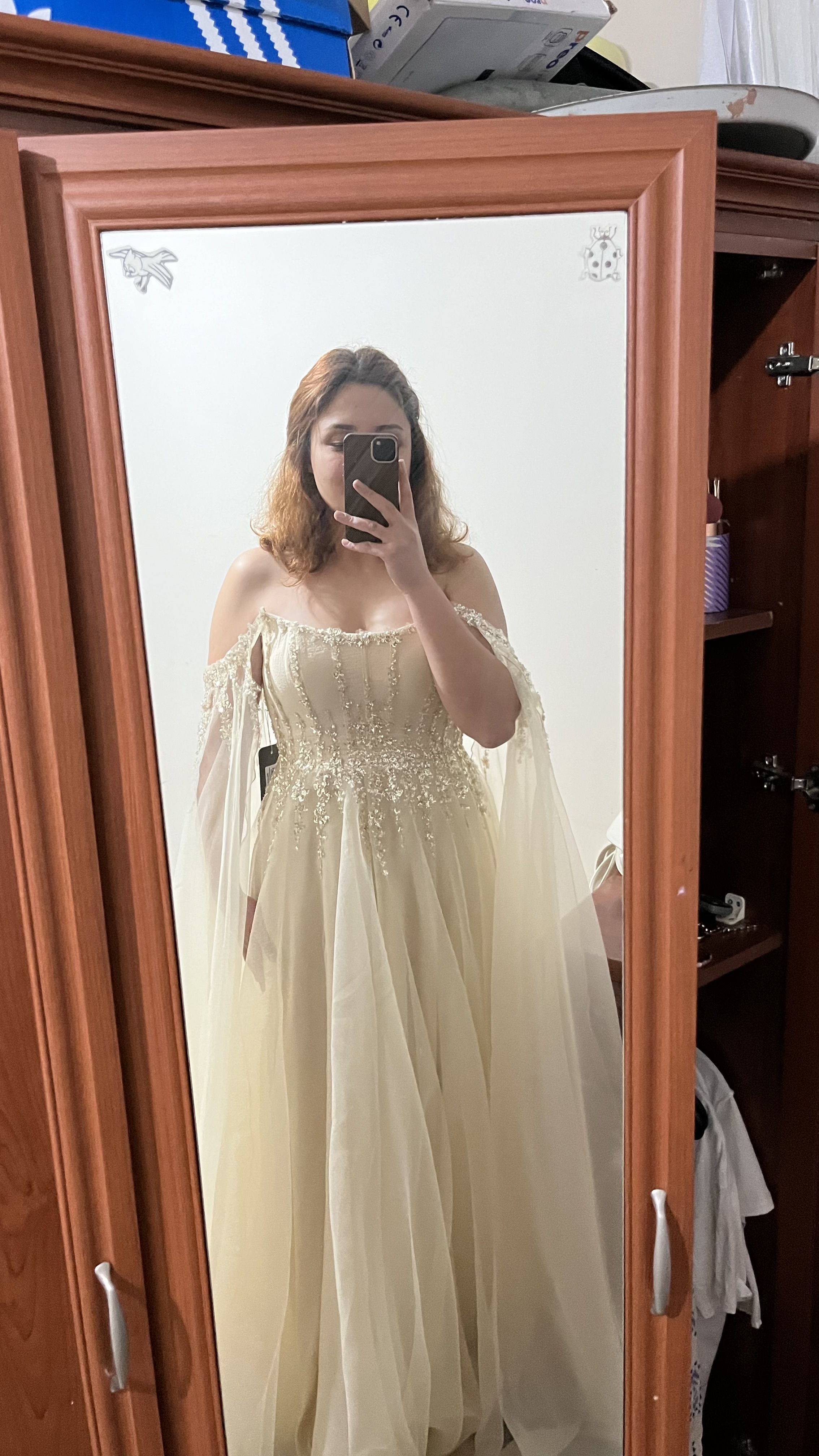 BEJ YIRTMACLİ SÖZ NİŞAN ELBİSESİ