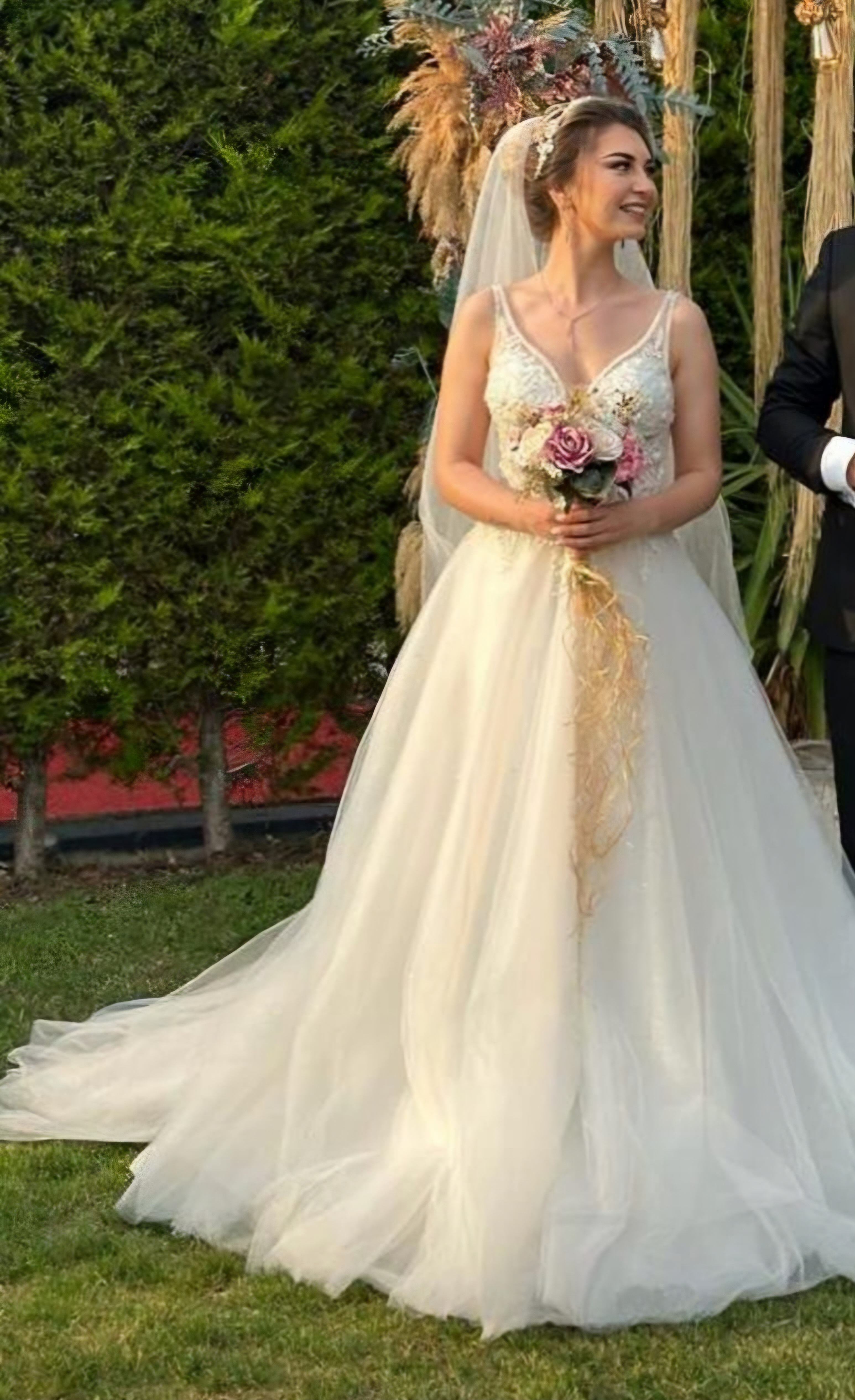 Kuyruklu helen model gelinlik 