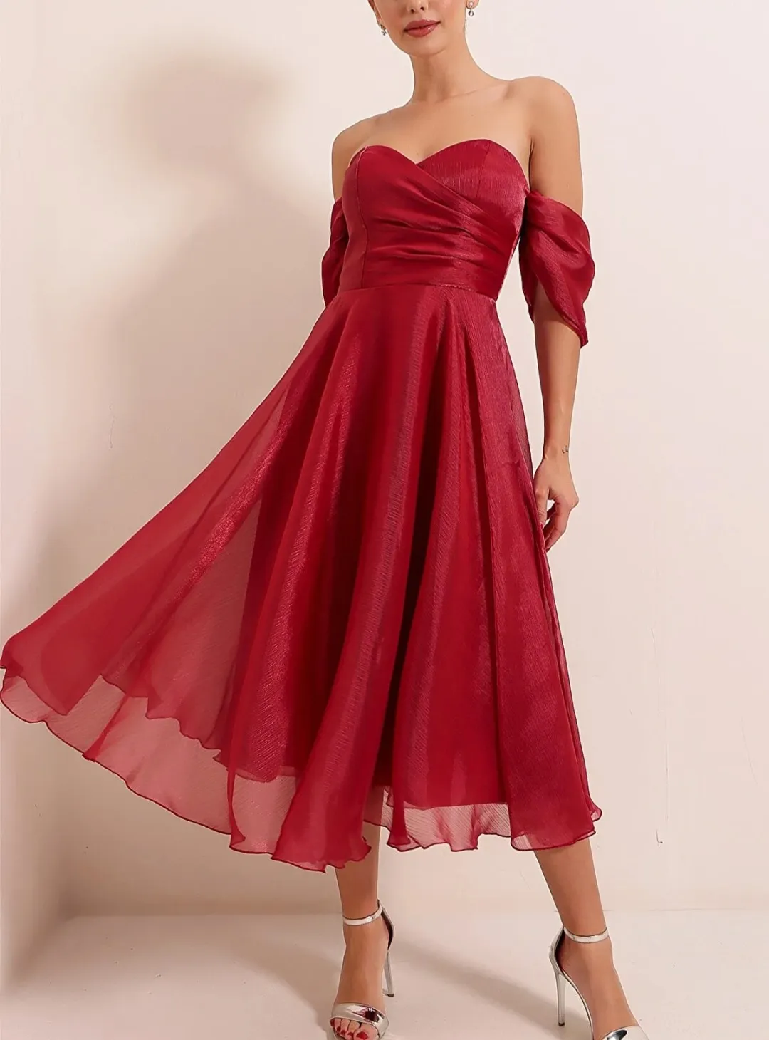 Kırmızı Nişan Elbisesi 
